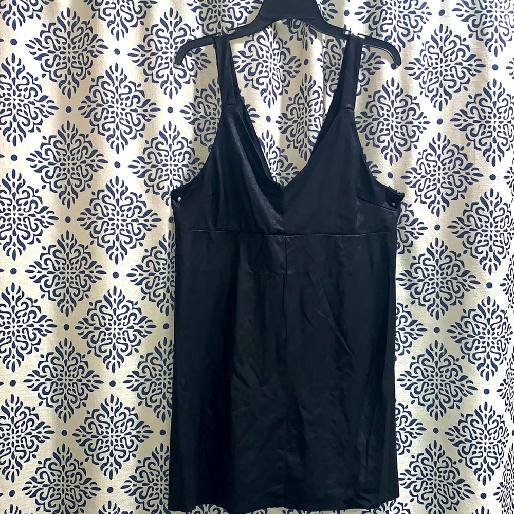 🛍 Wild fable black v-neck mini dress - Picture 1 of 5